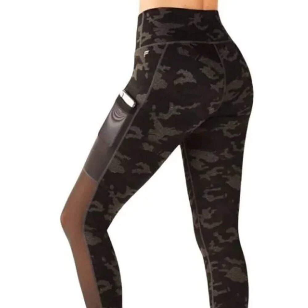 Fabletics Green & Black Camo Leggings w/Pockets with Powerhold Technology - SZ M